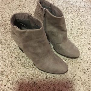 Grey heal booties